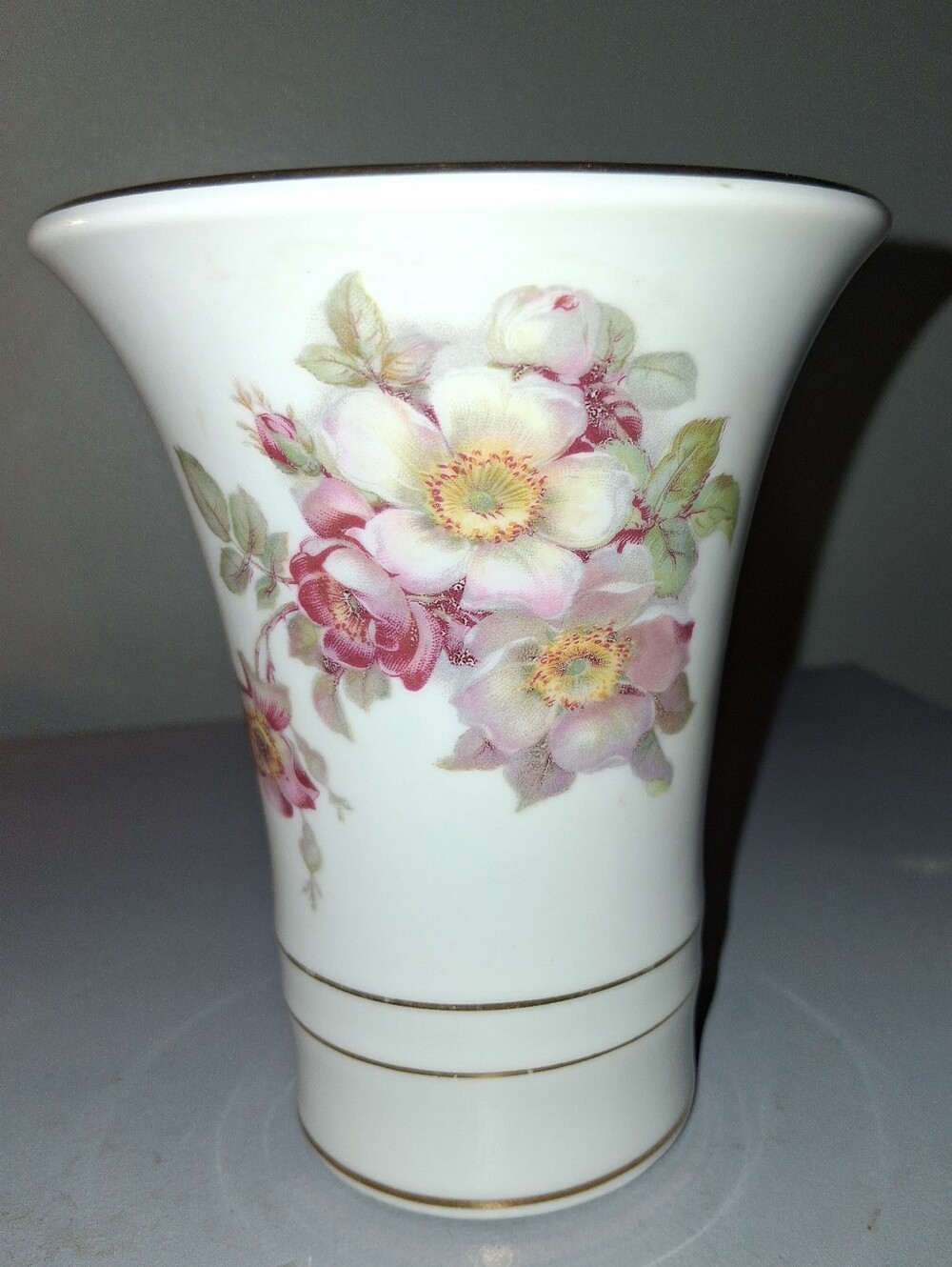 Schumann Arzberg Vase "Wild Rose"